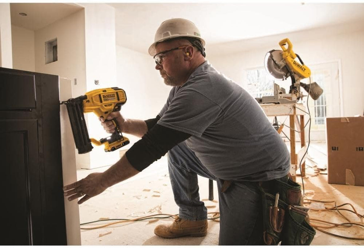 20V MAX Cordless 18 Gauge Nailer